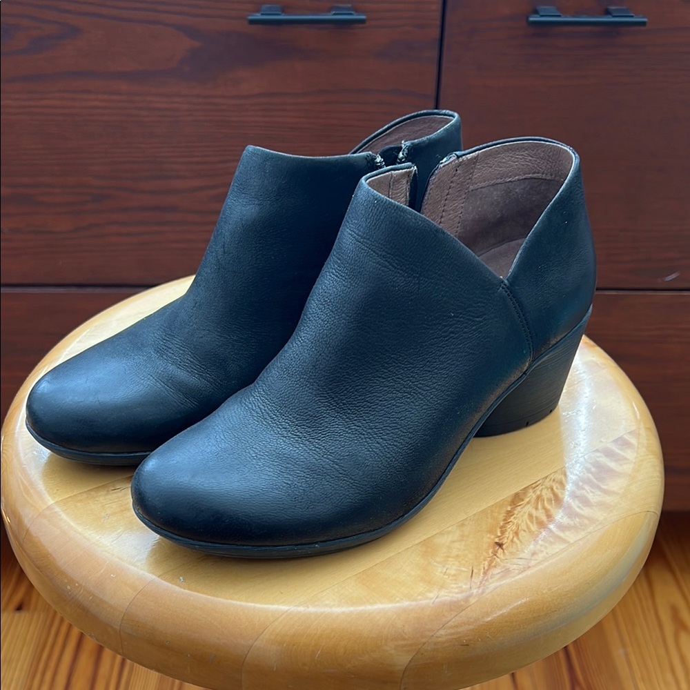 Women's Black Leather Ankle Boots